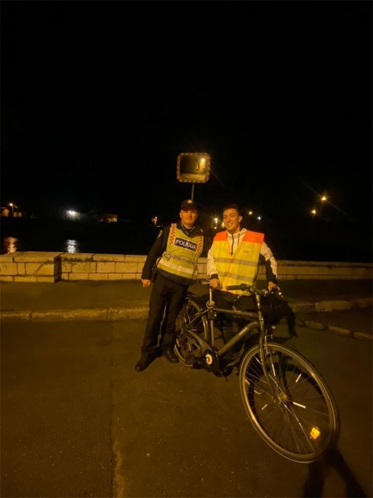 Slika /PU_KA/PU_info/2023/Podjela prsluka PPRP studeni/1a.jpg
